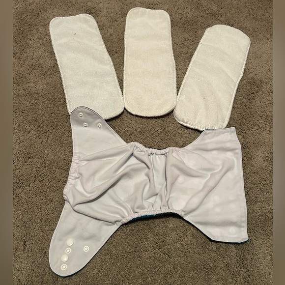 Pocket Cloth diaper cover with 3 inserts - Picture 5 of 6